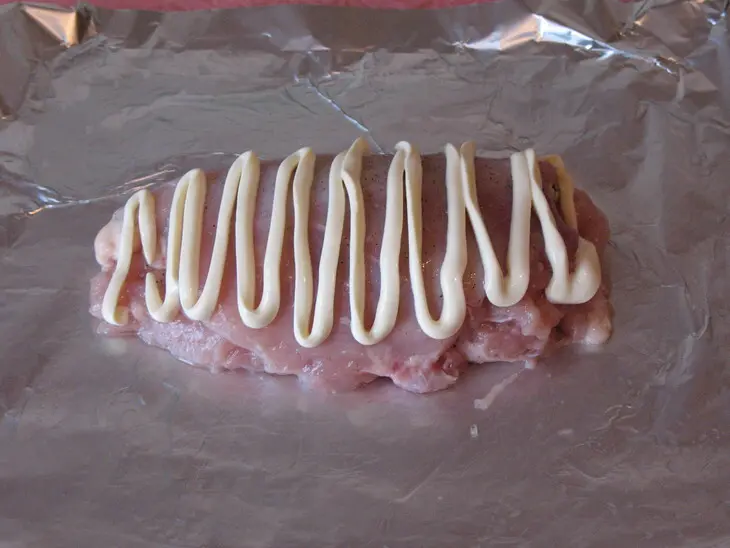Куриный рулет с творогом и сыром: шаг 2