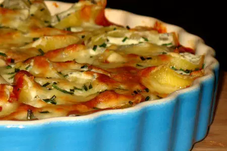 Conchiglione (ракушки) с начинкой из творожного сыра с томатным соусом,запечёные в духовке: шаг 8