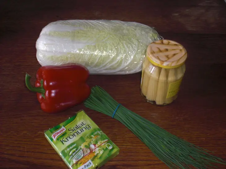 Салат из китайской капусты: шаг 1