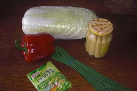 Салат из китайской капусты: шаг 1