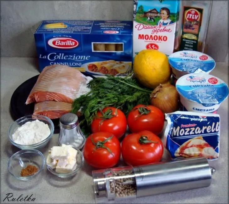Каннеллони, фаршированные лососем.: шаг 1