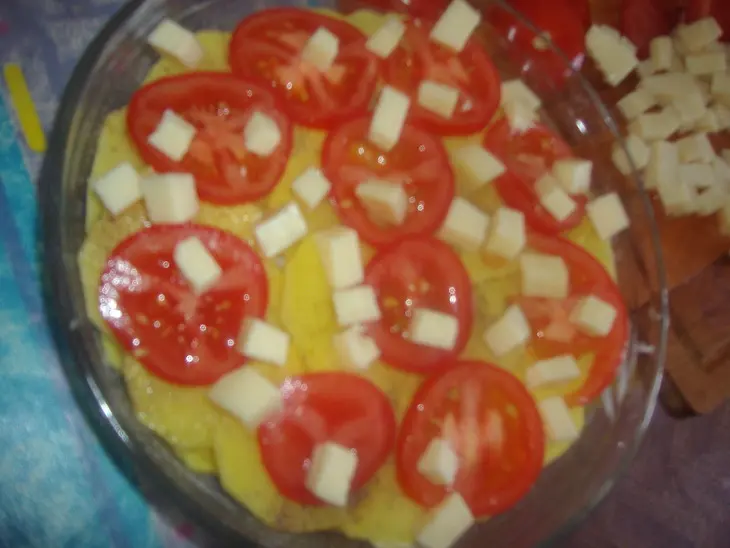 Картофельная запеканка с помидорами и сыром!: шаг 3