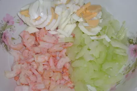 Салат из креветок: шаг 3