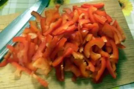 Салат из кальмаров: шаг 4