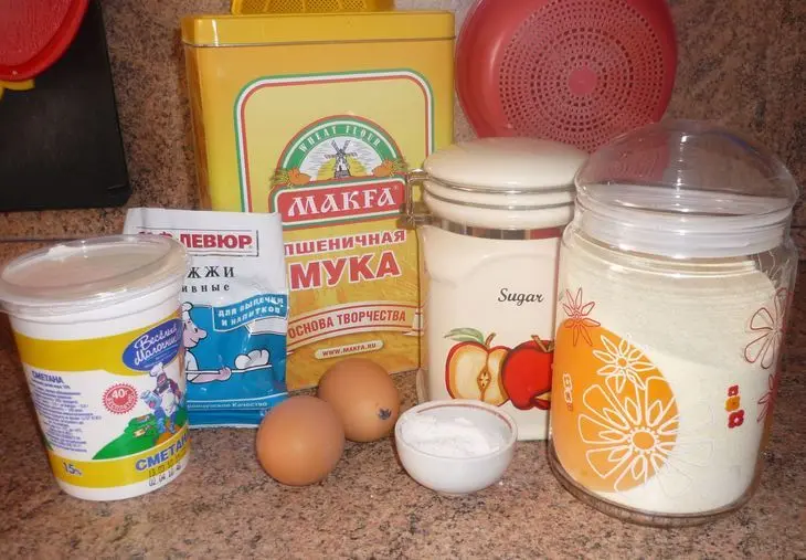 Дрожжевое тесто на манке: шаг 1