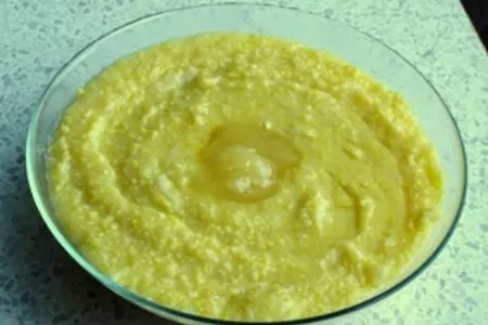 Кукурузная каша с айвой и медом: шаг 2