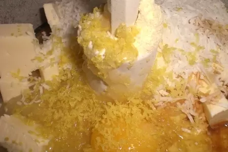 Ореховый тарт с персиками: шаг 2