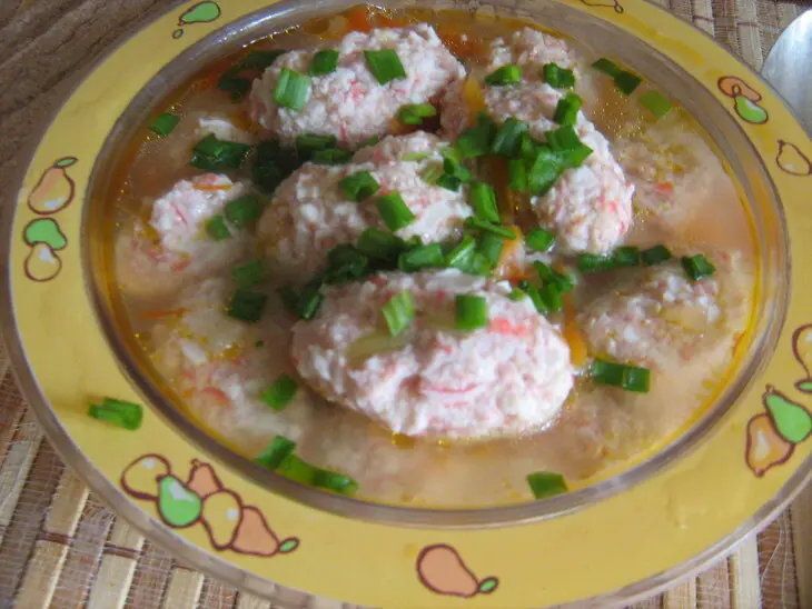 "крабовые" галушки с бульоном.: шаг 3