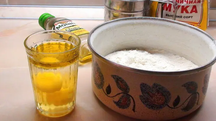 Холодная рыбная лазанья с икрой, творогом и зеленью.: шаг 1