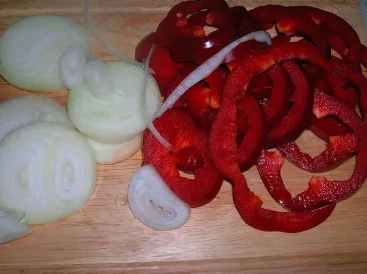 Кальмары с овощами ( и как салат, и как основное блюдо): шаг 1