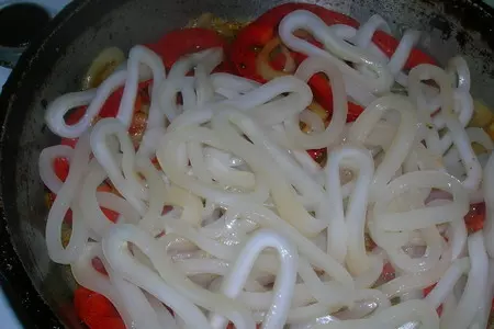 Кальмары с овощами ( и как салат, и как основное блюдо): шаг 2