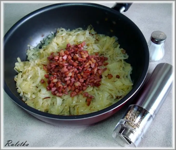 Луковый киш с грудинкой.: шаг 5