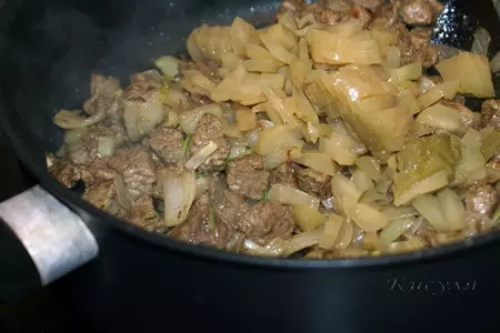 Азу с редькой и солёными огурцами: шаг 1
