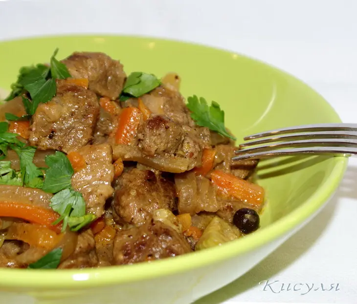 Азу с редькой и солёными огурцами: шаг 7