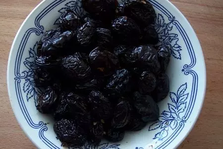 Салат из моркови с черносливом: шаг 2