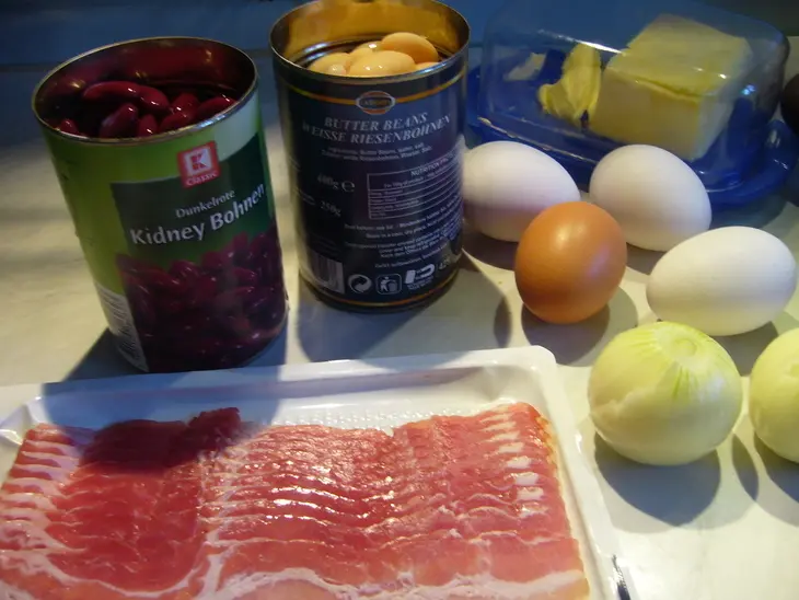 Фасоль, запеченная с яйцами: шаг 1