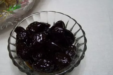 Чернослив с орешками: шаг 1