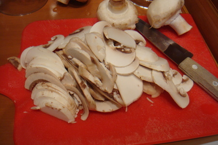 Мясной рулетик с грибным соусом: шаг 2