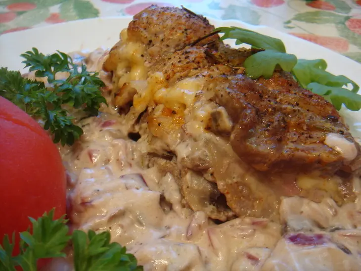 Мясной рулетик с грибным соусом: шаг 9