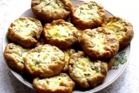 Ржаные ватрушки с чесноком: шаг 5