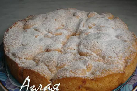 Шарлотка со сливами: шаг 1