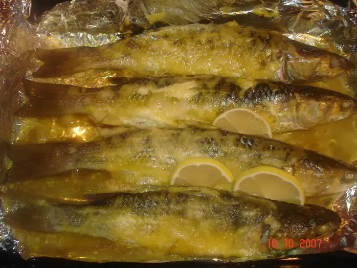 Кефаль запеченая с сырной корочкой: шаг 1