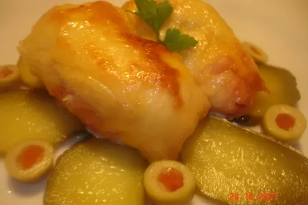 Куриные рулеты с грушей под сыром: шаг 2