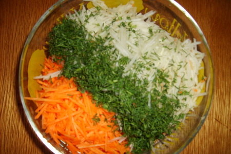 Салат из кольраби с морковью: шаг 1