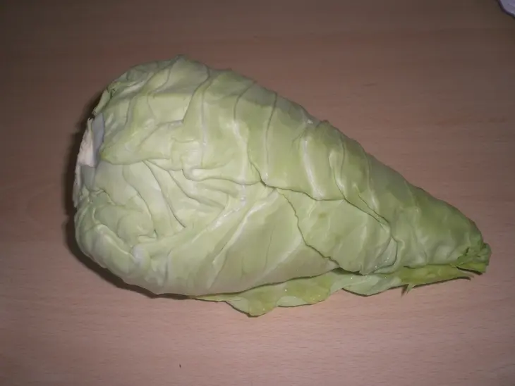 Салат из остроконечной капусты (spitzenkohl): шаг 1
