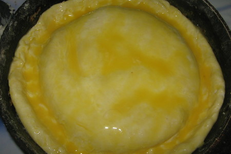 Пирог  с начинкой из плавленных сырков.: шаг 7