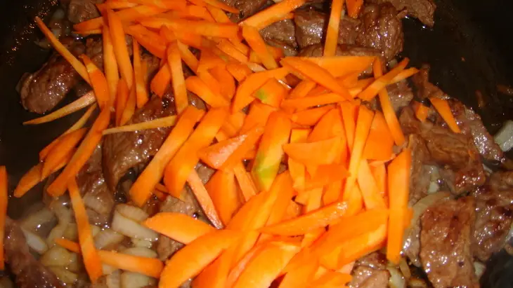 Рагу из говядины с грибами и овощами: шаг 4