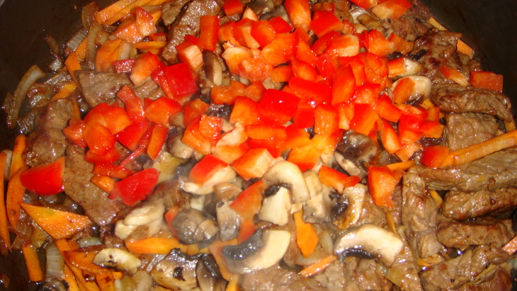 Рагу из говядины с грибами и овощами: шаг 5