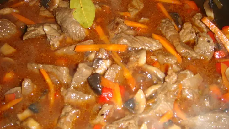 Рагу из говядины с грибами и овощами: шаг 7