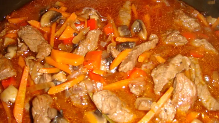 Рагу из говядины с грибами и овощами: шаг 8