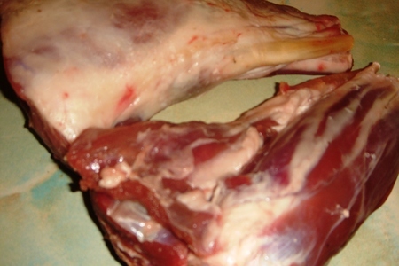 Маринад для баранины и свинины и конечно само мяско(баранья голяшка): шаг 2