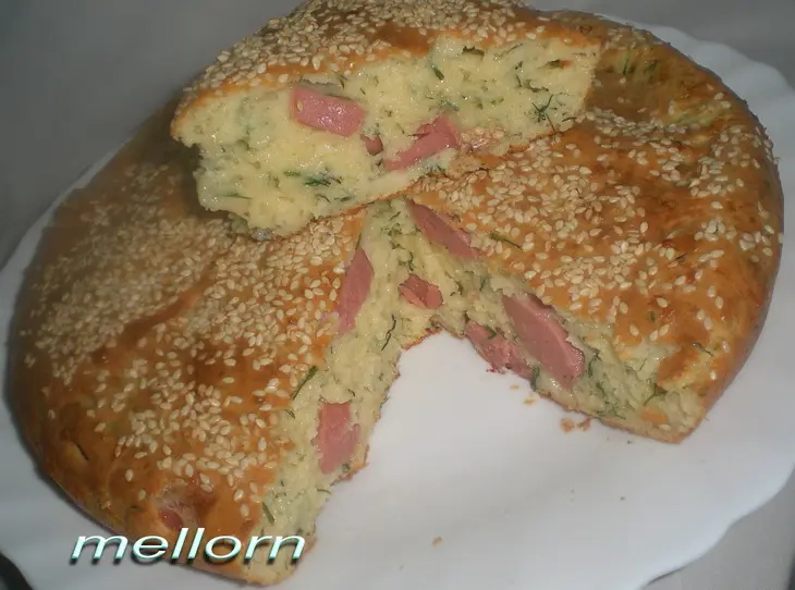Сырный пирог с сосисками: шаг 4