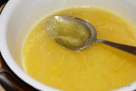 Кекс с апельсинами, орехами и пропиткой: шаг 3