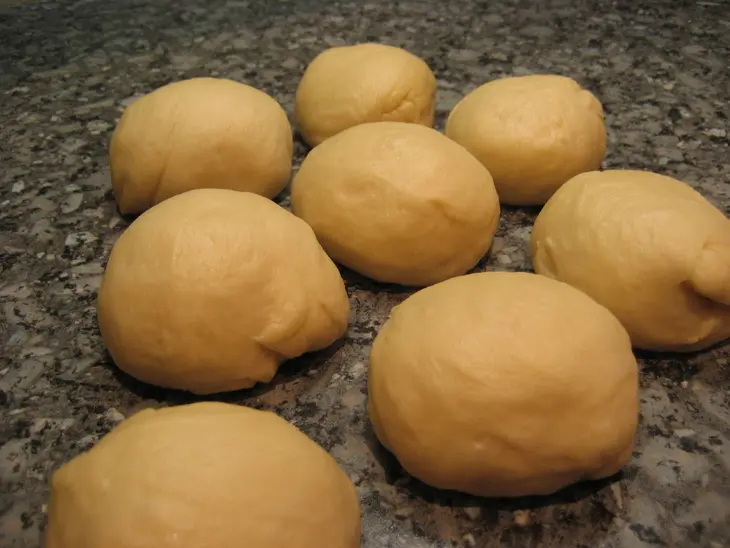 Слоеные булочки с сыром: шаг 3
