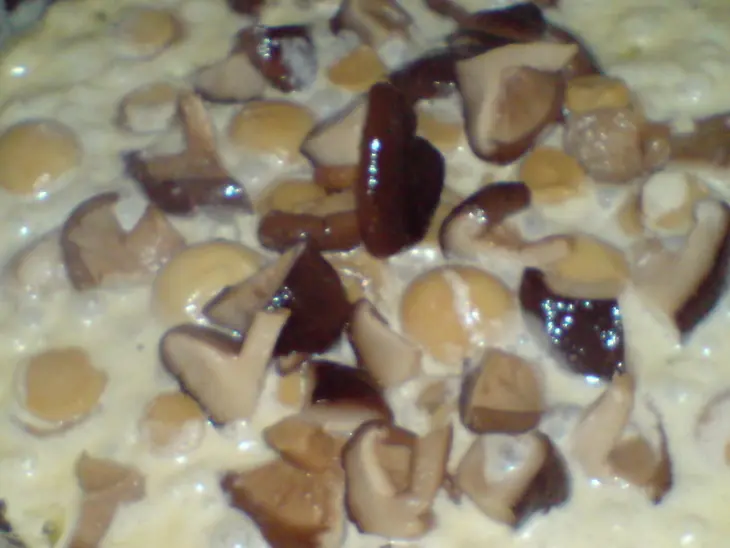 Цыплёнок по-домашнему,с маринованными грибами и сметаной: шаг 2