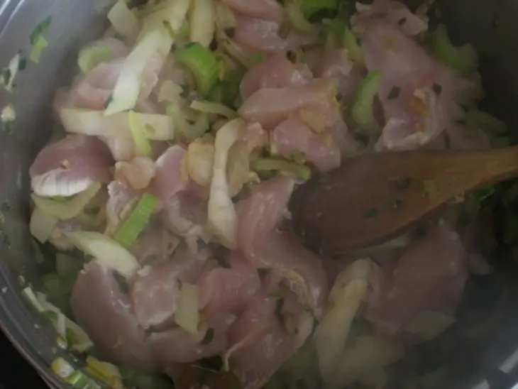 Куринные грудки во вкусном соусе: шаг 7