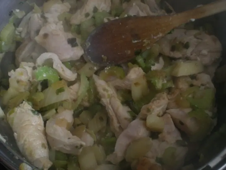 Куринные грудки во вкусном соусе: шаг 8