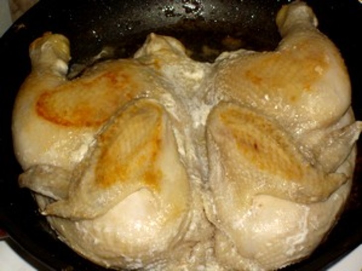 На лицо ужасная, вкусная внутри или курица в черничном соусе: шаг 3