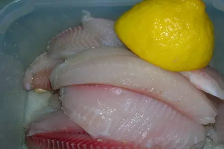 Рыбные вязанки на циновке из лука-порея: шаг 2