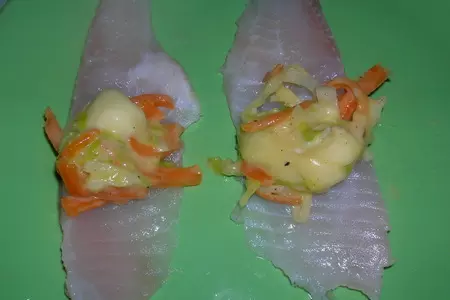 Рыбные вязанки на циновке из лука-порея: шаг 7