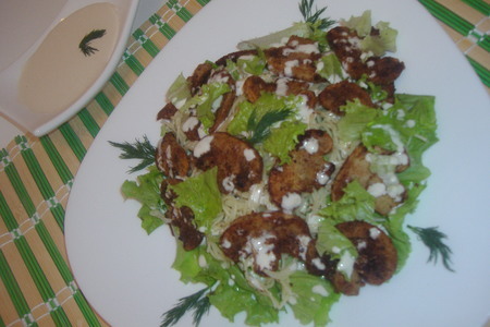 Салат с хрустящими грибами с пикантным соусом: шаг 6