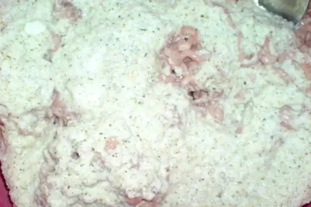 Чебуреки с базиликом и мясом индейки: шаг 3