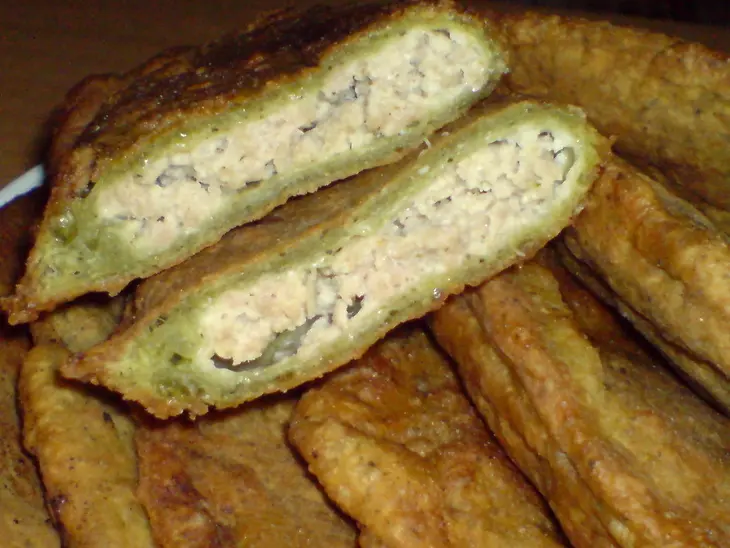 Чебуреки с базиликом и мясом индейки: шаг 9