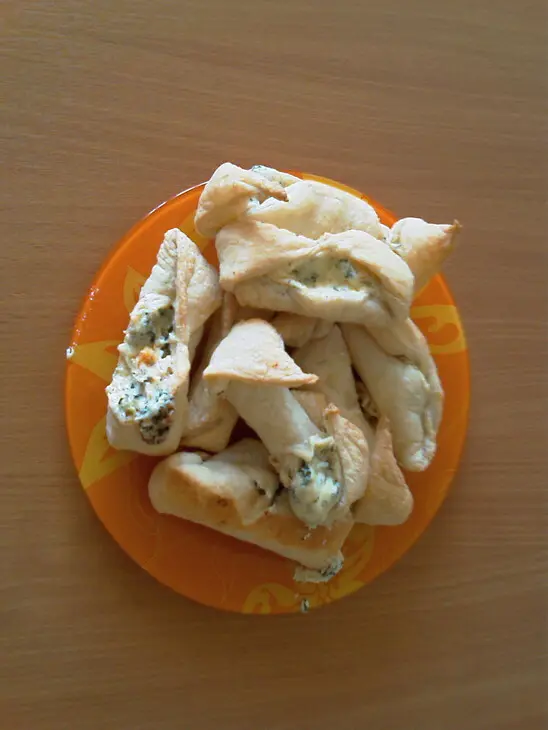 Слойки с мятным сыром: шаг 3