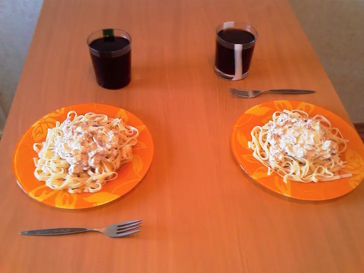 Паста с сливочным соусом, с беконом и грибами: шаг 1