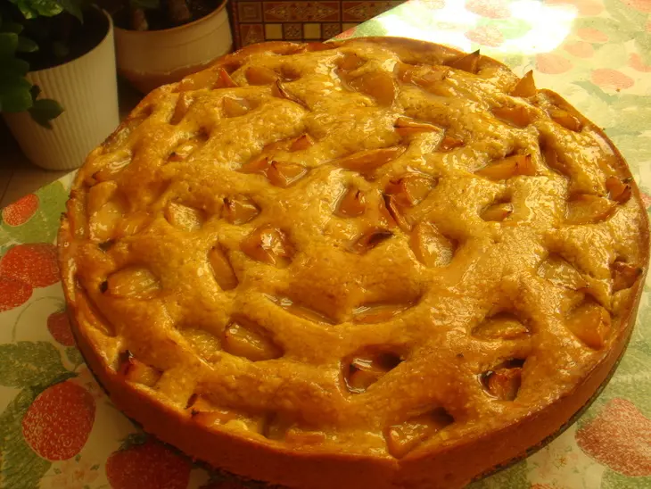 Ореховый пирог со сливами: шаг 5